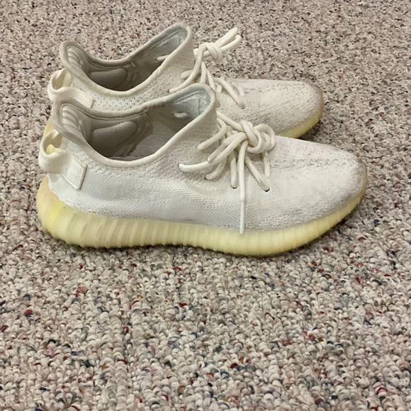 Yeezy Boost White Sneaker - Picture 5 of 9